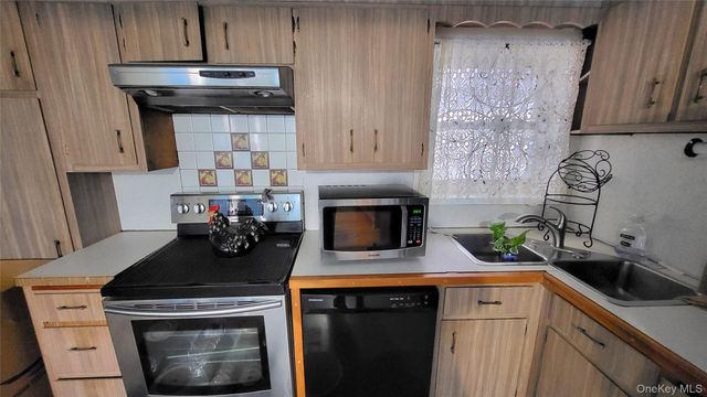 1 Lawrence Road, Poughkeepsie, NY 12601