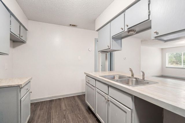2406 Bucks RUN, Austin, TX 78744