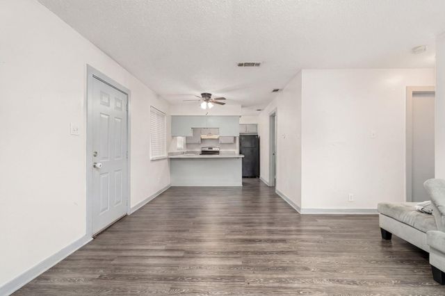 2406 Bucks RUN, Austin, TX 78744