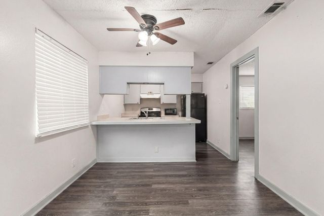 2406 Bucks RUN, Austin, TX 78744