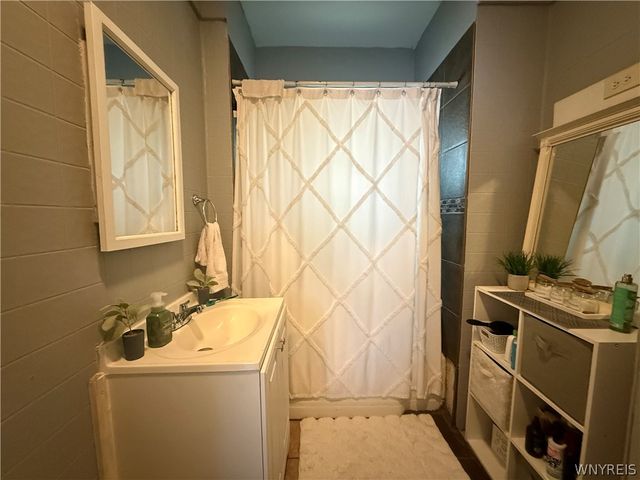 30 Hobart Street, Buffalo, NY 14206