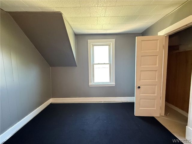 30 Hobart Street, Buffalo, NY 14206