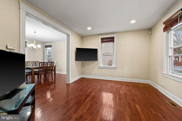 3016 WAYNE AVE, Baltimore, MD 21207