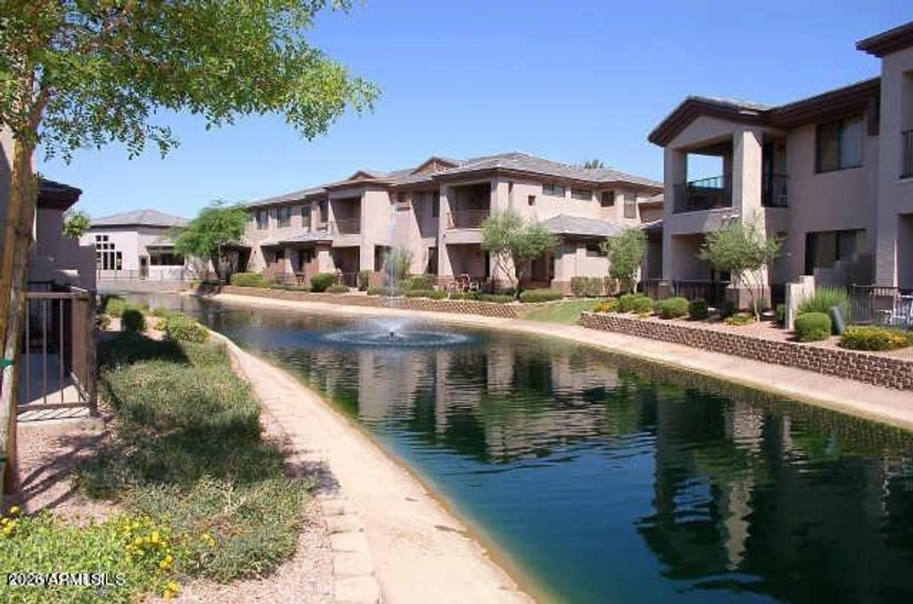 705 W QUEEN CREEK Road 1127, Chandler, AZ 85248