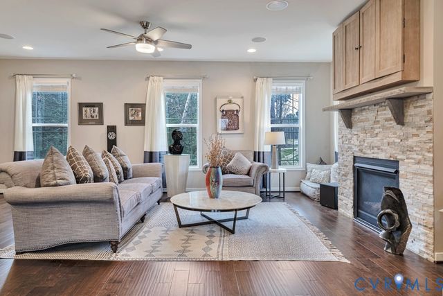 11401 Hayloft Ln, Glen Allen, VA 23060