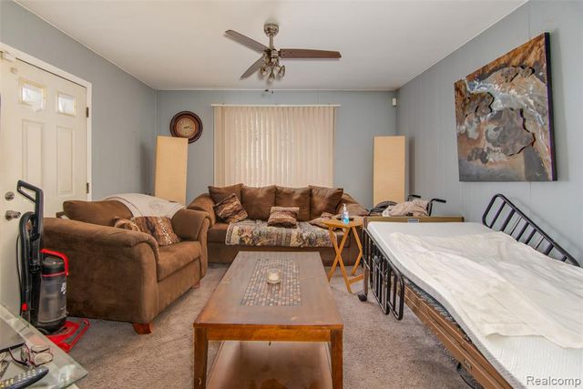 17585 Faust Avenue, Detroit, MI 48219