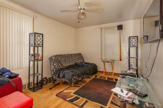 17585 Faust Avenue, Detroit, MI 48219