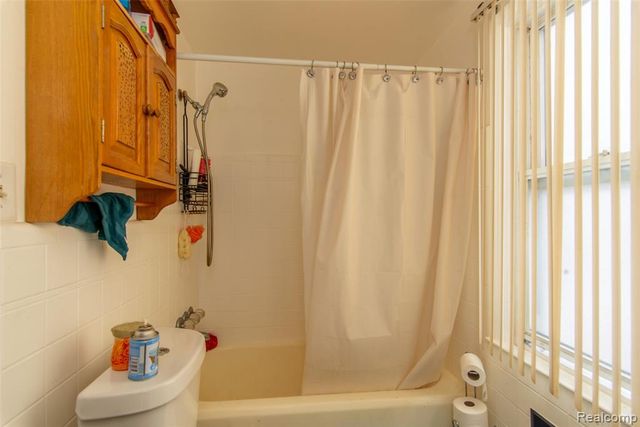 17585 Faust Avenue, Detroit, MI 48219