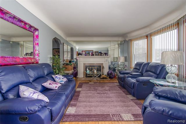 17585 Faust Avenue, Detroit, MI 48219