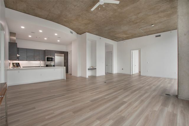 2728 Mckinnon Street 2104, Dallas, TX 75201