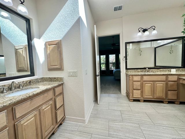 4519 Amorosa, San Antonio, TX 78261