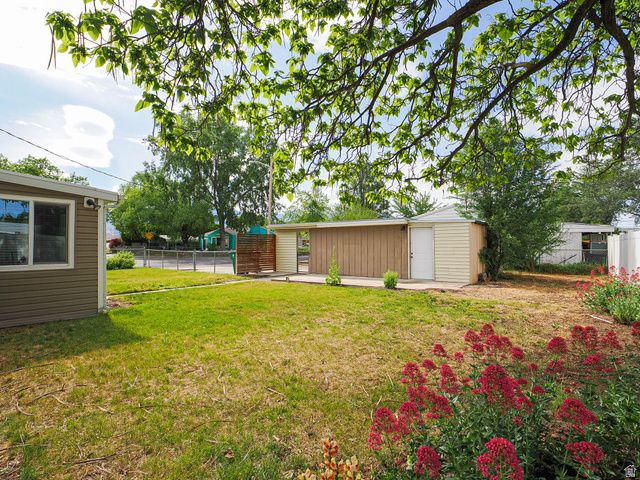 35 W AMERICAN AVE, Murray, UT 84107