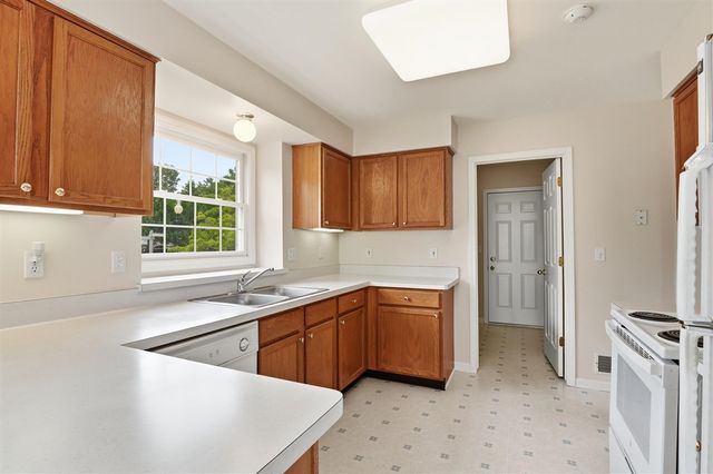 7492 Green Meadow Lane, Canton, MI 48187