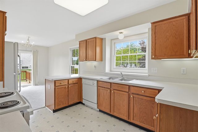 7492 Green Meadow Lane, Canton, MI 48187