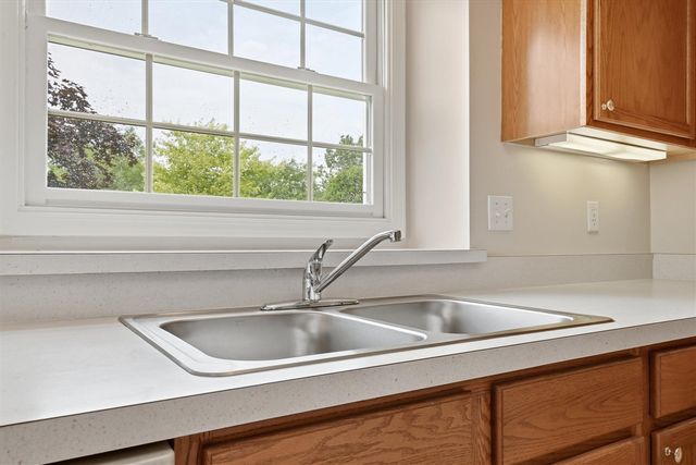 7492 Green Meadow Lane, Canton, MI 48187