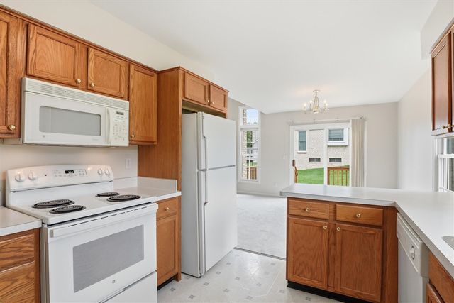 7492 Green Meadow Lane, Canton, MI 48187