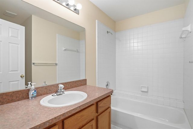 7492 Green Meadow Lane, Canton, MI 48187