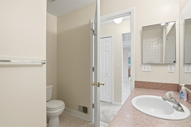 7492 Green Meadow Lane, Canton, MI 48187