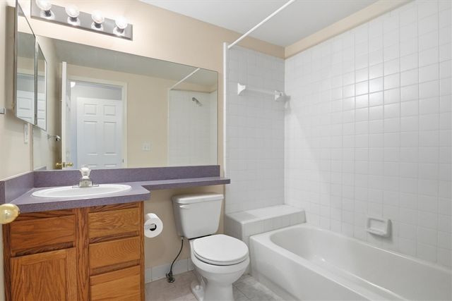7492 Green Meadow Lane, Canton, MI 48187