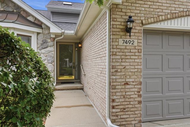 7492 Green Meadow Lane, Canton, MI 48187
