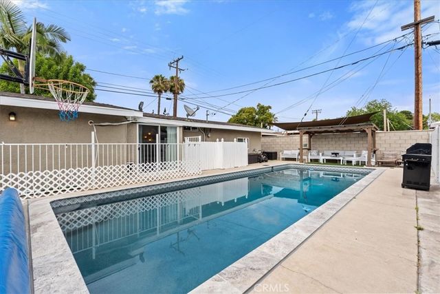 2012 W Dogwood, Anaheim, CA 92801