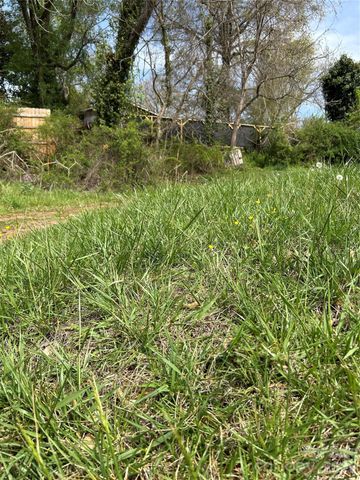 99999 Lamb Avenue 2, Asheville, NC 28806