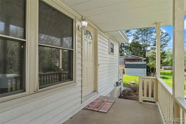 5916 State Road Pp, High Ridge, MO 63049