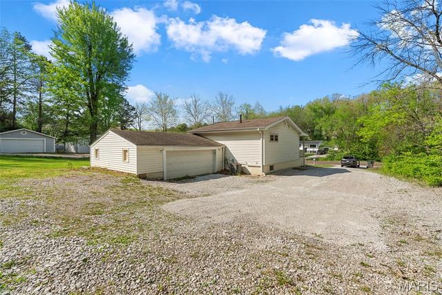 5916 State Road Pp, High Ridge, MO 63049