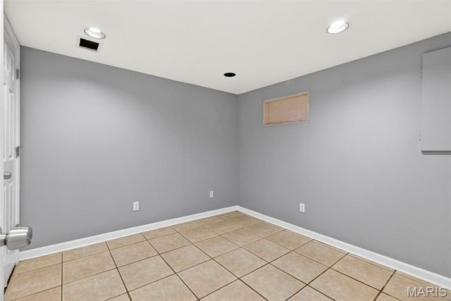 5916 State Road Pp, High Ridge, MO 63049