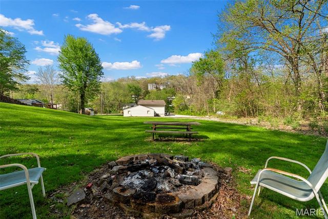 5916 State Road Pp, High Ridge, MO 63049