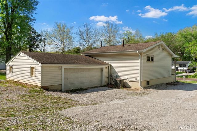 5916 State Road Pp, High Ridge, MO 63049