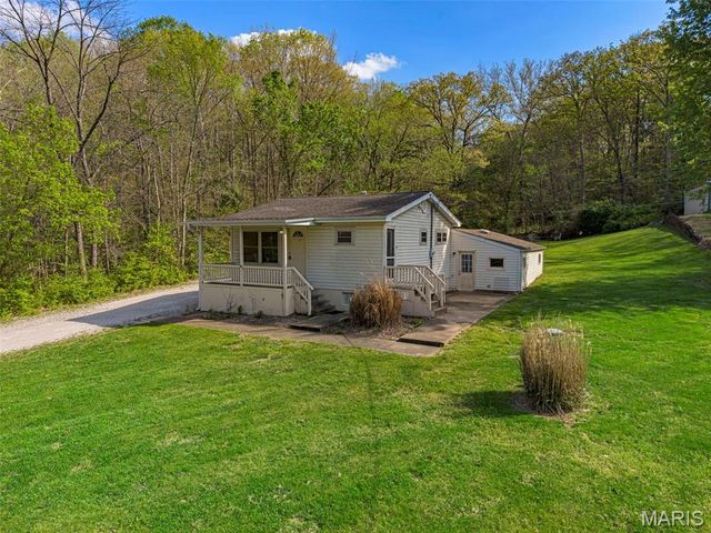 5916 State Road Pp, High Ridge, MO 63049