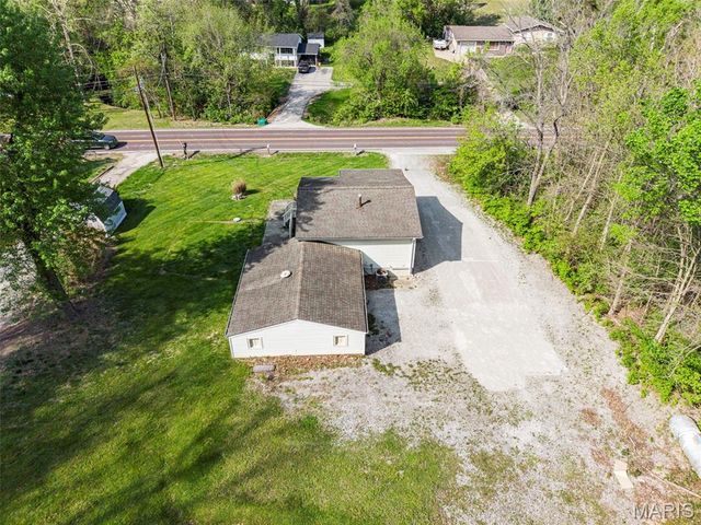 5916 State Road Pp, High Ridge, MO 63049
