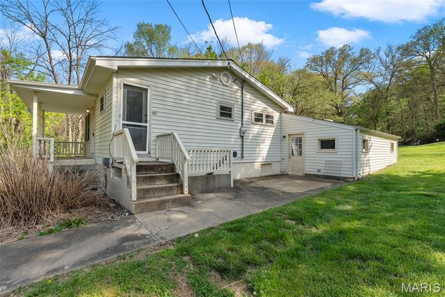 5916 State Road Pp, High Ridge, MO 63049