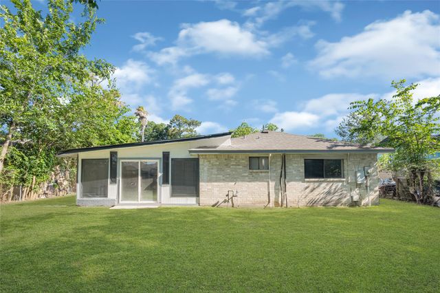 7026 Hedgewood Street, Houston, TX 77016