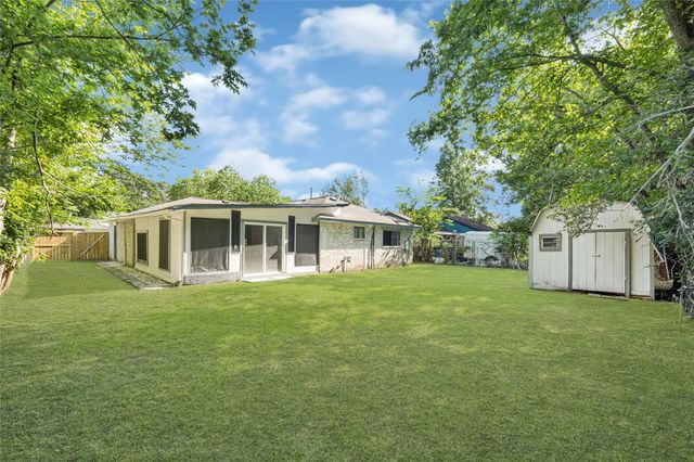 7026 Hedgewood Street, Houston, TX 77016