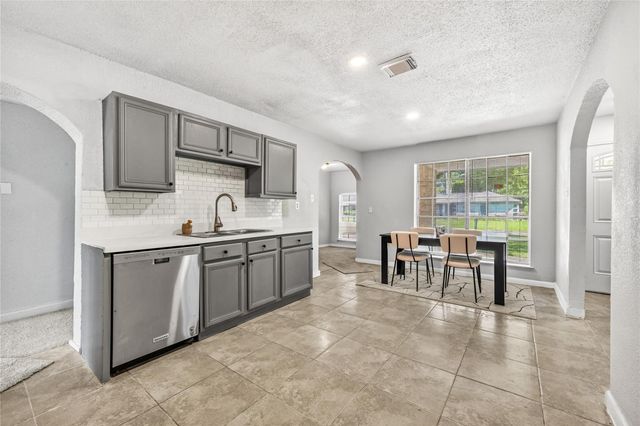7026 Hedgewood Street, Houston, TX 77016