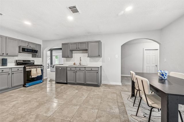 7026 Hedgewood Street, Houston, TX 77016