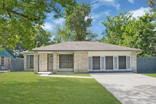 7026 Hedgewood Street, Houston, TX 77016
