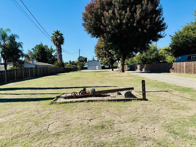 1566 Adams Rd, Yuba City, CA 95993