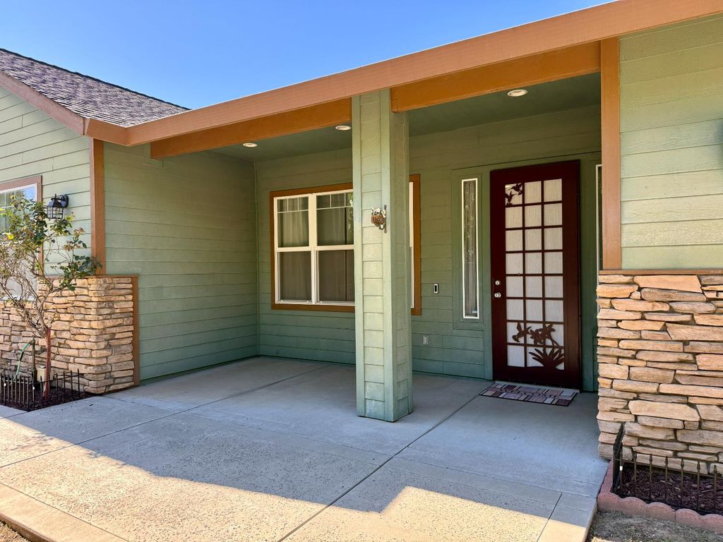 1566 Adams Rd, Yuba City, CA 95993