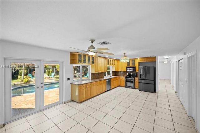 2560 Bass Way, Cooper City, FL 33026