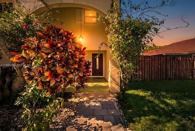 2560 Bass Way, Cooper City, FL 33026