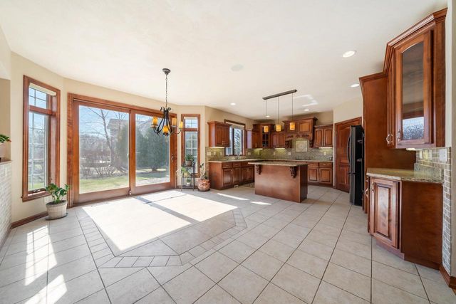 3895 SHOREBIRD COURT, Oshkosh, WI 54904