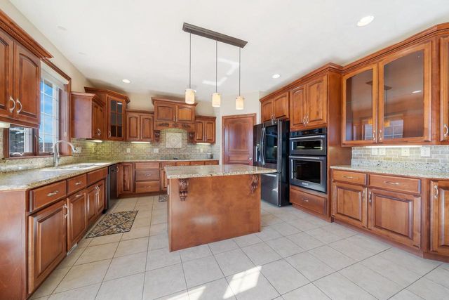 3895 SHOREBIRD COURT, Oshkosh, WI 54904