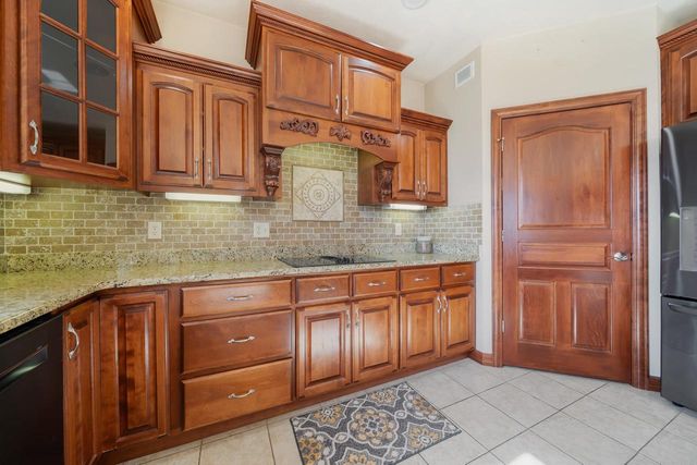 3895 SHOREBIRD COURT, Oshkosh, WI 54904