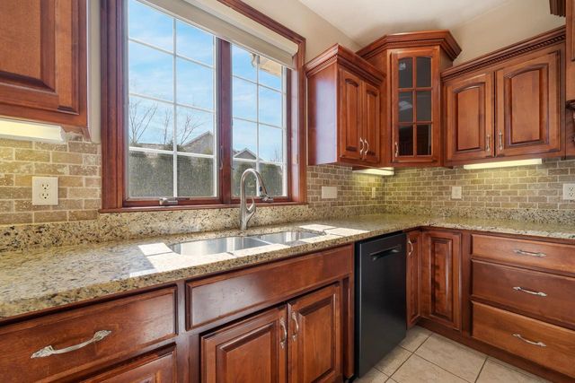 3895 SHOREBIRD COURT, Oshkosh, WI 54904