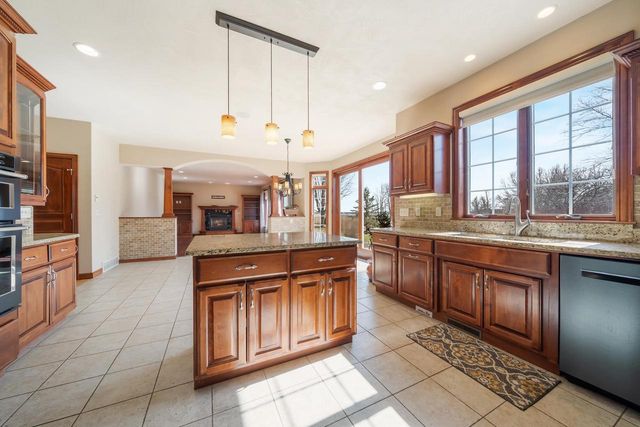 3895 SHOREBIRD COURT, Oshkosh, WI 54904