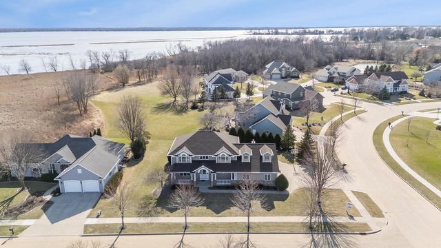 3895 SHOREBIRD COURT, Oshkosh, WI 54904