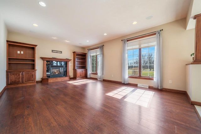 3895 SHOREBIRD COURT, Oshkosh, WI 54904